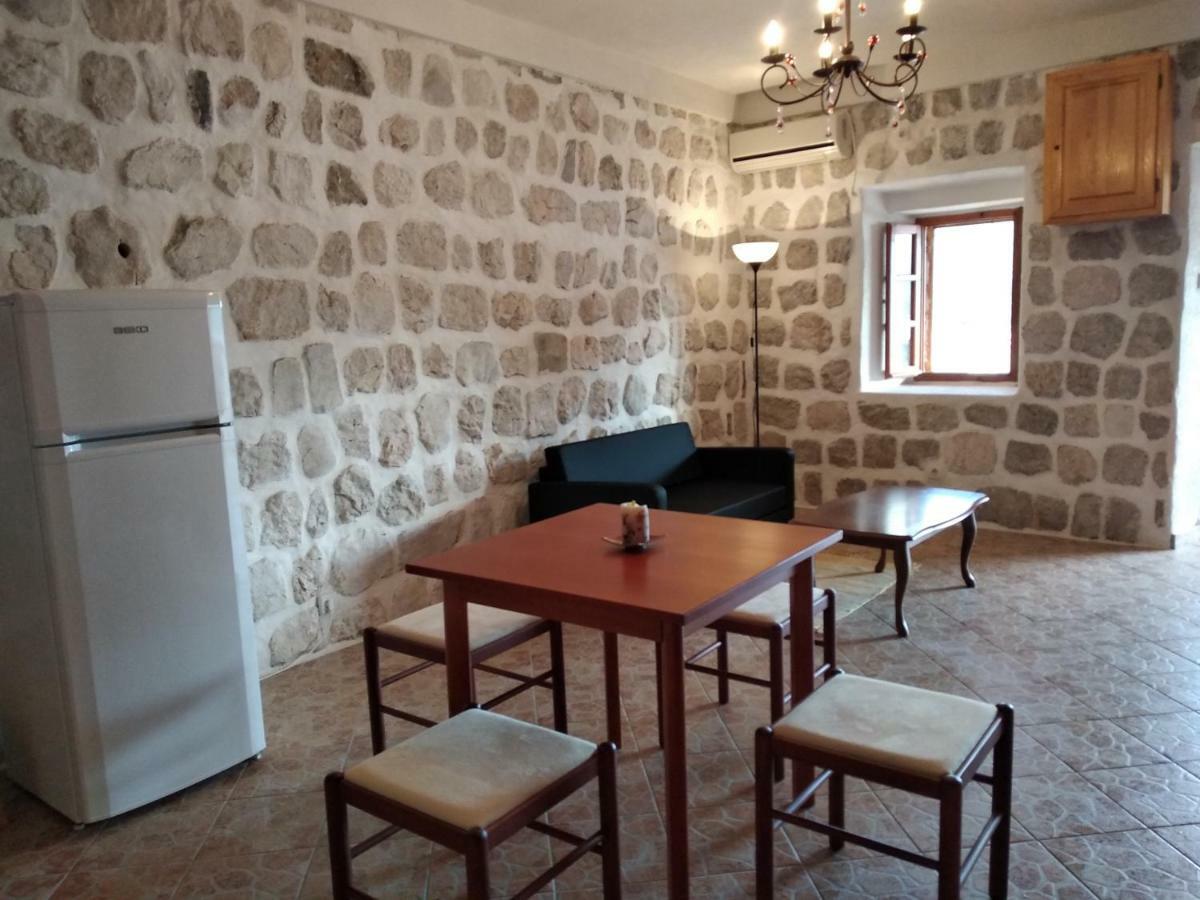 Old House Perast Apartamento Exterior foto